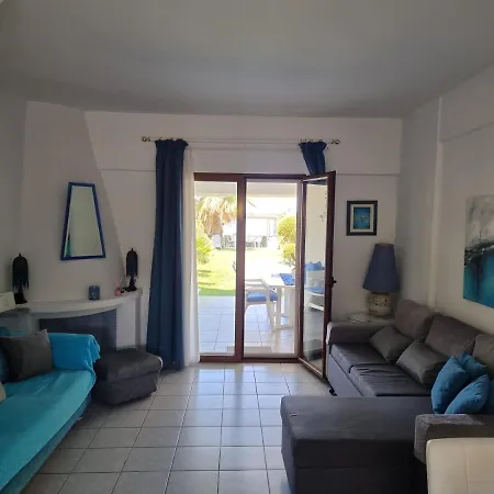 בית נופש Dimitra's House *